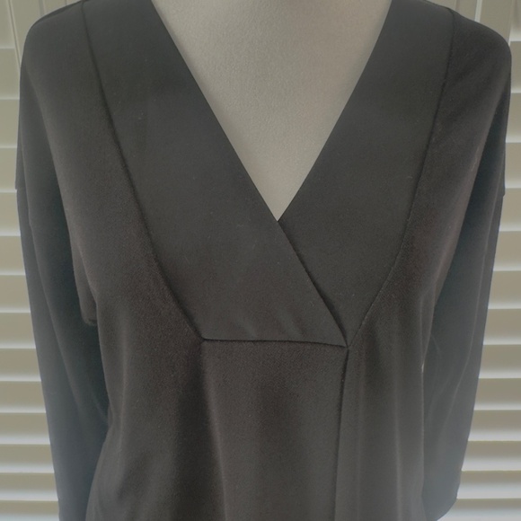 Banana Republic Long Sleeve Black V Neck Top Size Small - Picture 6 of 10